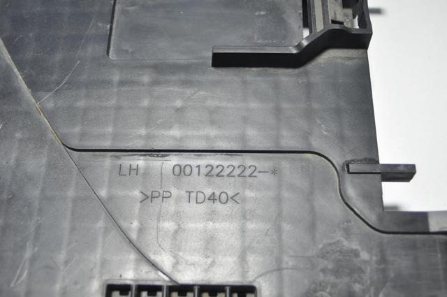 LR044484 LAND ROVER Кронштейн (адаптер) крепления фары передней левой купить в Житомир