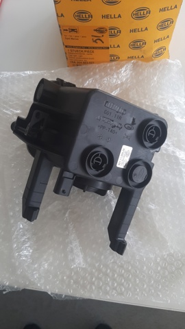 Противотуманка правая 1NA354663021 HELLA
