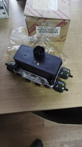 Блок клапанов гидравлической подвески AБС (ABS) 4894060010 TOYOTA