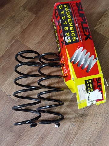 Пружина амортизатора передняя 997057 SACHS