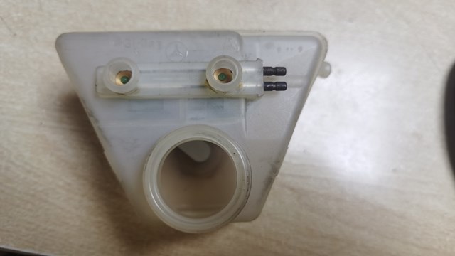 Бачек тормозной жидкости A0024310802 MERCEDES