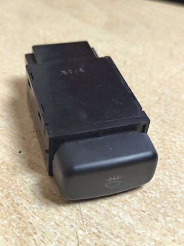 Кнопка включения ПТФ задних MR190952 MITSUBISHI