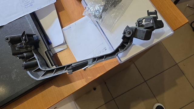 VOLVO 31663502 Кронштейн крепления противотуманной фары левой в наличии Черновцы