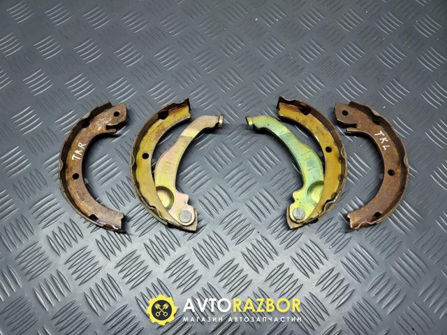 Колодки ручника Toyota Corolla VERSO
