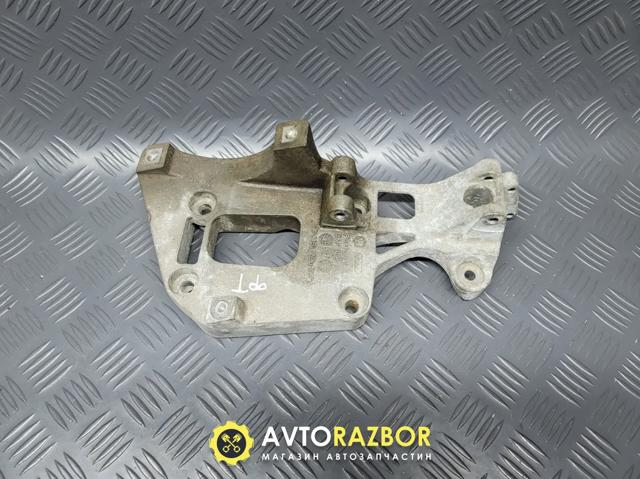 Крепление генератора Skoda Octavia 2 A5