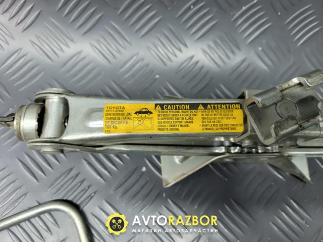 TOYOTA 0911102040 в наличии Черновцы