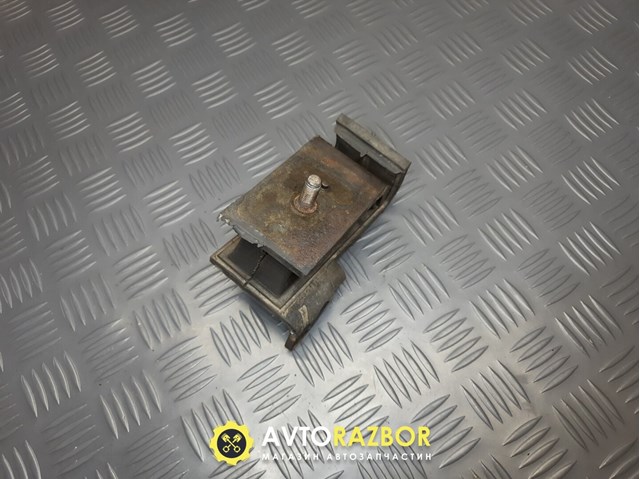 Левая подушка двигателя 112209C002 NISSAN