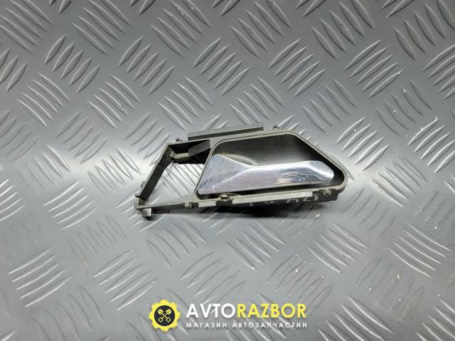 Дверная ручка внутренняя левая передняя/задняя 1247600161 MERCEDES