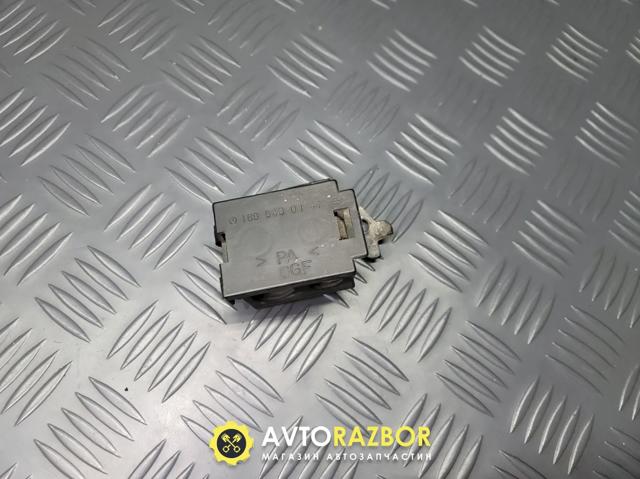 Колодка соединительная плюсового кабеля 1685460141 MERCEDES