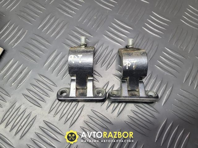 Петля двери задней (багажной 3/5-й) 1J9827301 VAG
