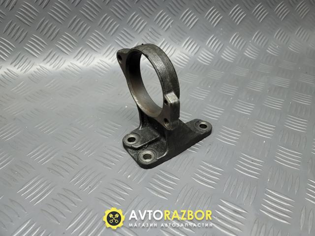 Опора подвесного подшипника передней полуоси 4345705030 TOYOTA