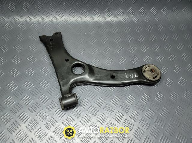 Правый рычаг передней нижней подвески 480680F010 TOYOTA