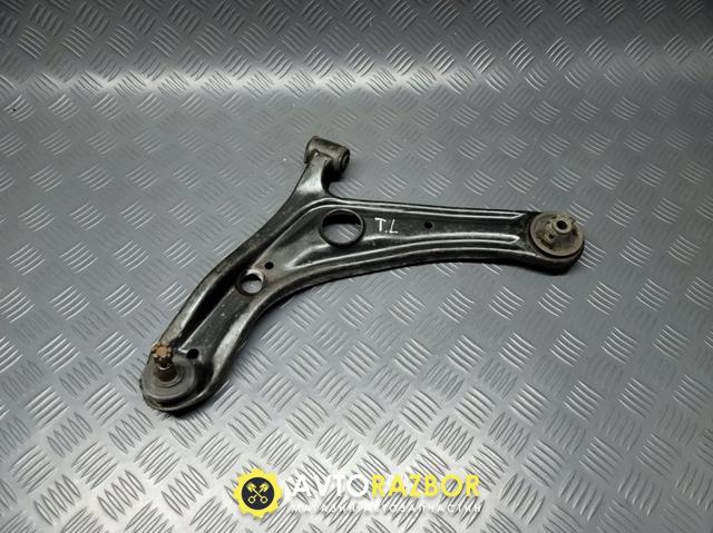 Рычаг передний нижний левый 4806959035 TOYOTA