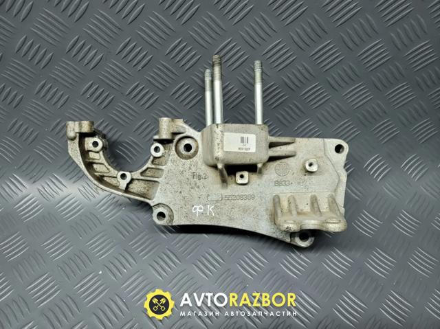 Кронштейн подушки (опоры) двигателя, правой 55208369 FIAT