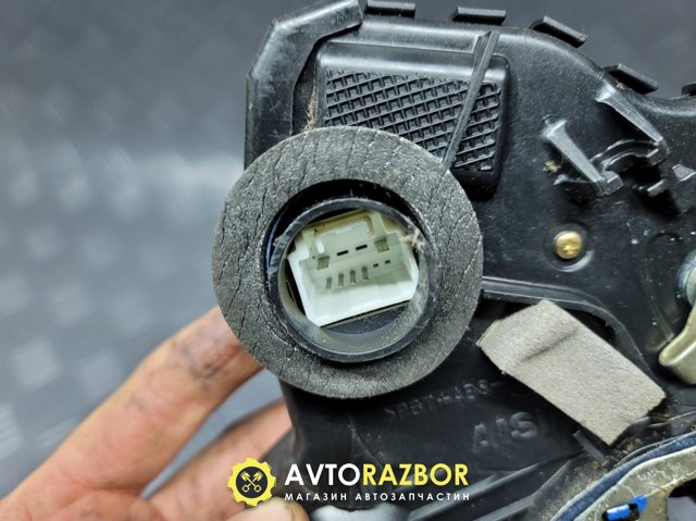 TOYOTA 6904002151 Замок двери передней левой в наличии Ирпень