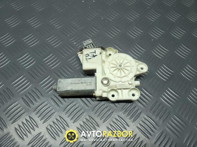 Стеклоподъемник передней левой двери 6982005050 TOYOTA