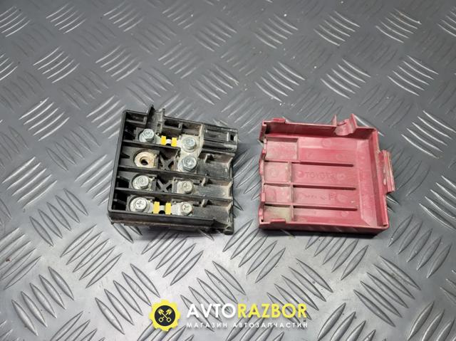 TOYOTA 8262052010 Блок предохранителей в наличии Кривой Рог