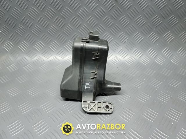 TOYOTA 8266313020 Корпус блока предохранителей в наличии Павлоград