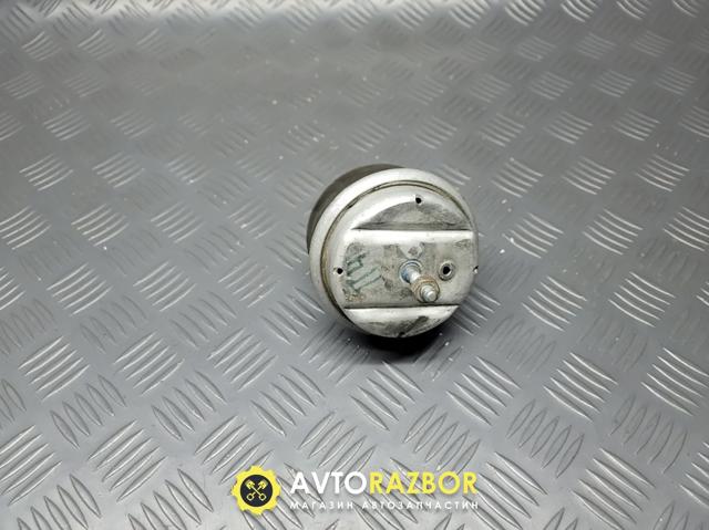 Левая опора двигателя 8D0199379A VAG