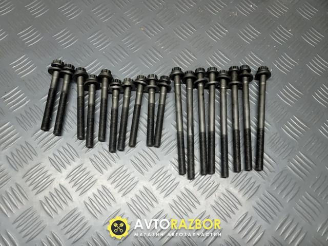 Болт крепления головки блока цилиндров 9091002136 TOYOTA