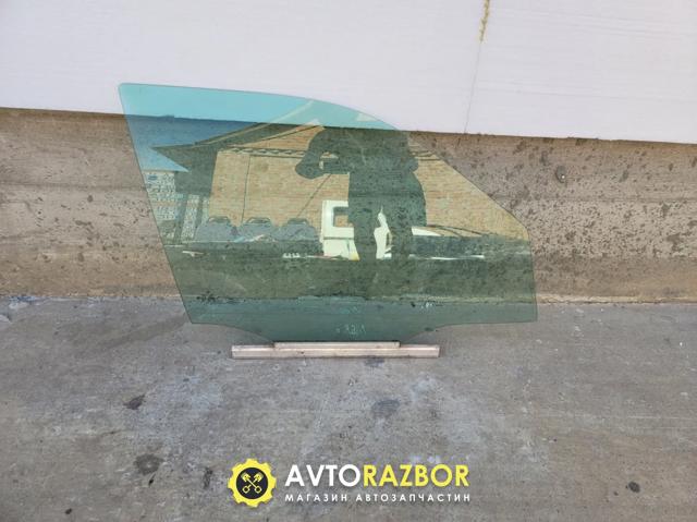 Стекло треугольное двери передней правой A2107200218 MERCEDES