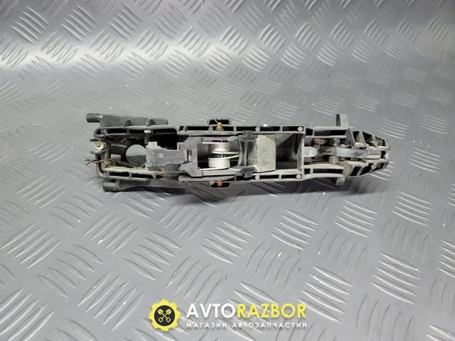 MERCEDES A2117601970 Держатель наружной ручки двери передней левой в наличии Львов