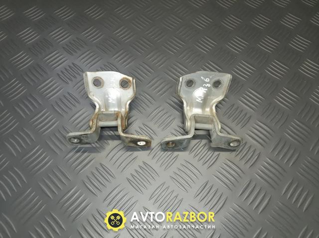 MAZDA B01A72210B Петля двери задней правой в наличии Кривой Рог