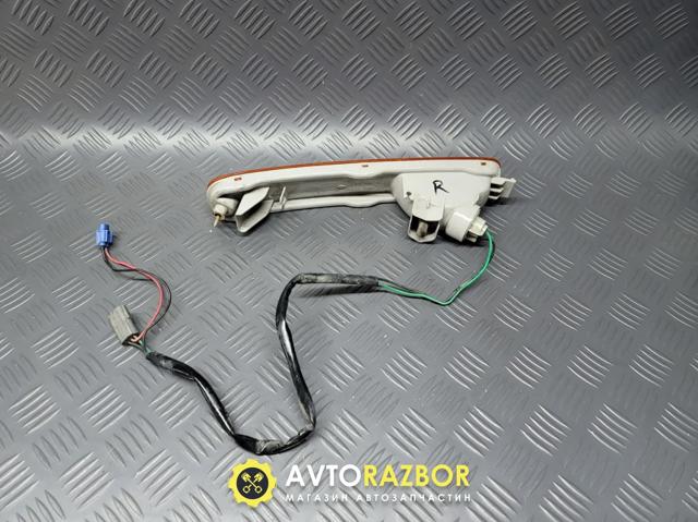 B01W51350A Габарит (указатель поворота) в бампере, правый купить Киев
