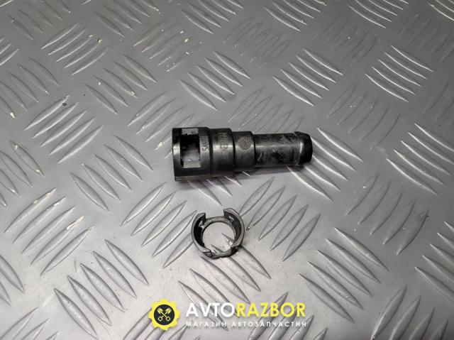 B455-61-240A Mazda Быстросъемная муфта шланга радиатора печки