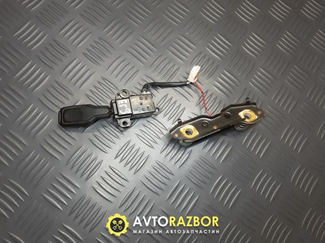 BJ2B664M0 MAZDA Блок кнопочных переключателей рулевого колеса купить в Полтава