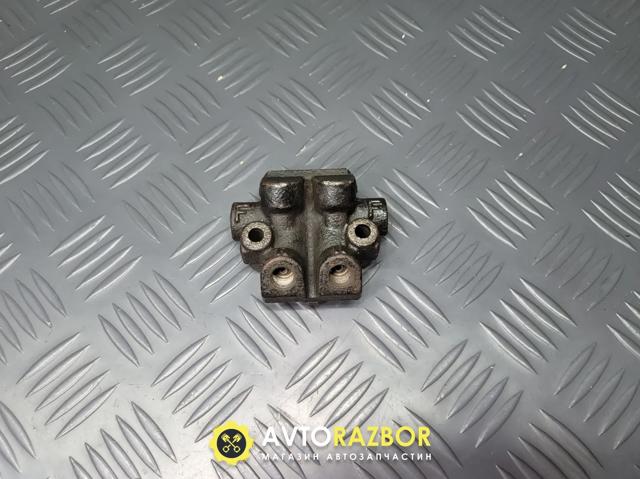Тройник тормозных трубок C10043853 MAZDA