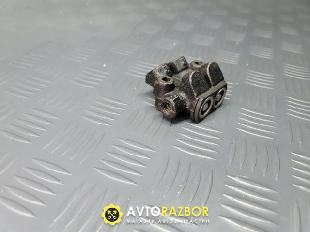 C10043853 MAZDA Тройник тормозных трубок купить в Запорожье