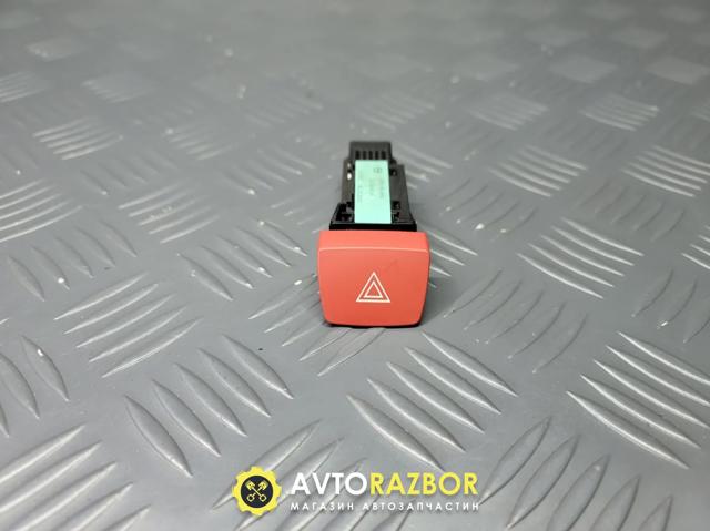 Кнопка включения аварийного сигнала Mazda 2 2