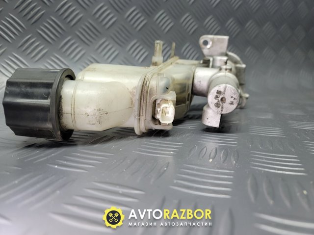 GJYA4355XA Бачок главного тормозного цилиндра (тормозной жидкости) купить Одесса