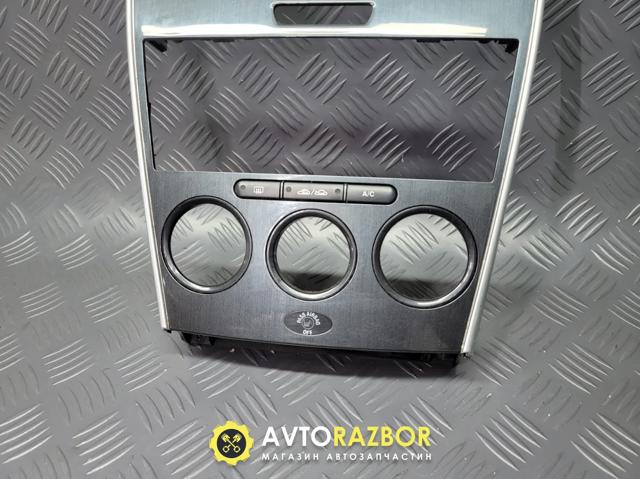 GR4B669H0 MAZDA Молдинг (накладка) приборной панели "торпедо" центральный купить в Кривой Рог