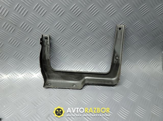 Кронштейн радиатора интеркуллера RF5C13563 MAZDA