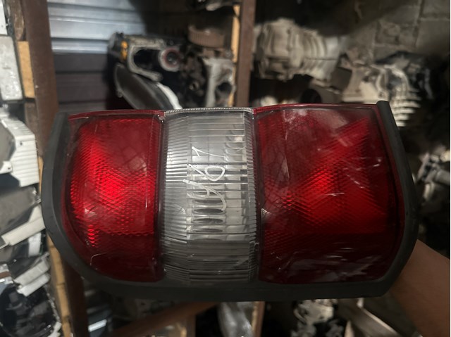 Левый стоп 26555VB225 NISSAN