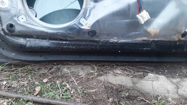 Пассажирская передняя дверь 60009AG0219P SUBARU