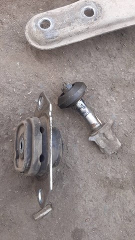 Левая опора двигателя 8200352861 RENAULT