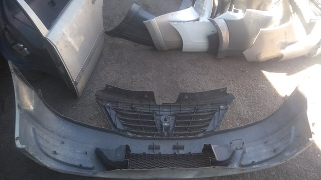 RENAULT 8200748275 Передний бампер в наличии Львов