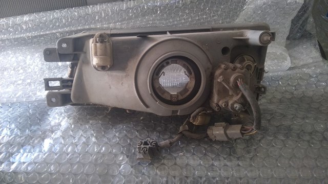 Фара передняя правая 84004AA081 SUBARU