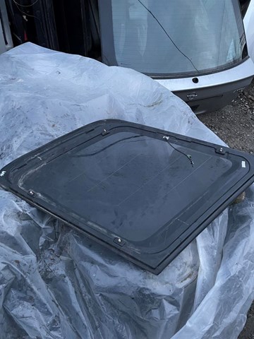 HYUNDAI 8783026010 Стекло кузова (багажного отсека) левое в наличии Кривой Рог