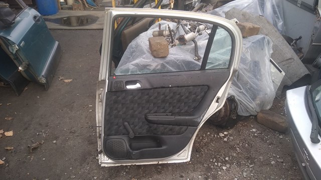 Задняя правая дверь 9153276 OPEL