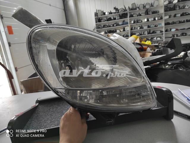 Вставка фары правой 8200589033 RENAULT