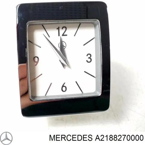 Часы в салон, на панели A2188270000 MERCEDES