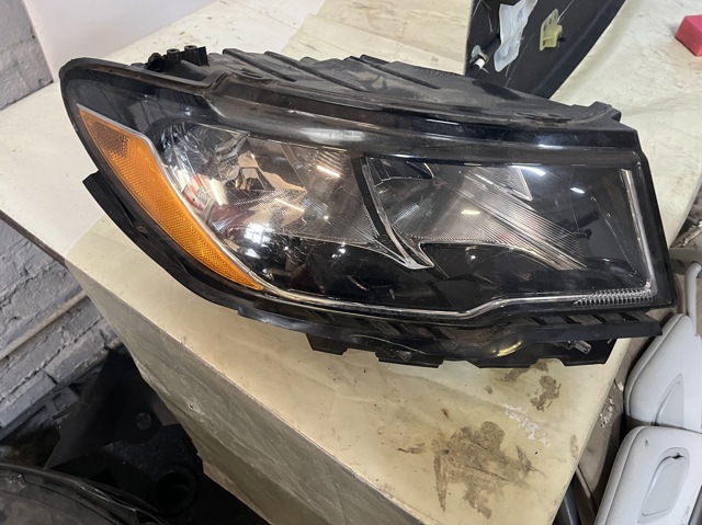 Фара правая 55112706AE CHRYSLER