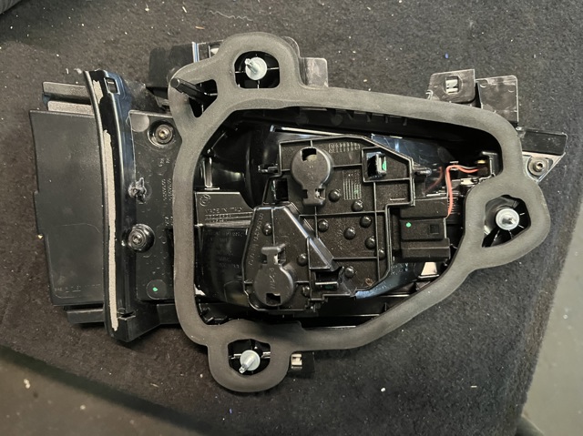 63217465510 BMW Фонарь задний правый внутренний купить в Полтава