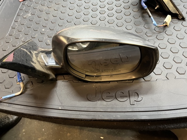 Зеркало заднего вида правое 963014HB0A NISSAN