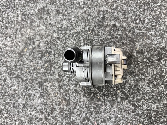 11518651288 BMW Дополнительная помпа купить в Каменское