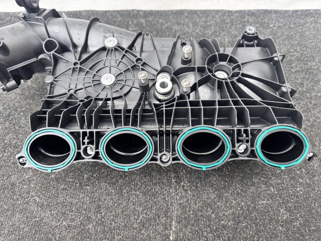 Коллектор впускной 11618647975 BMW